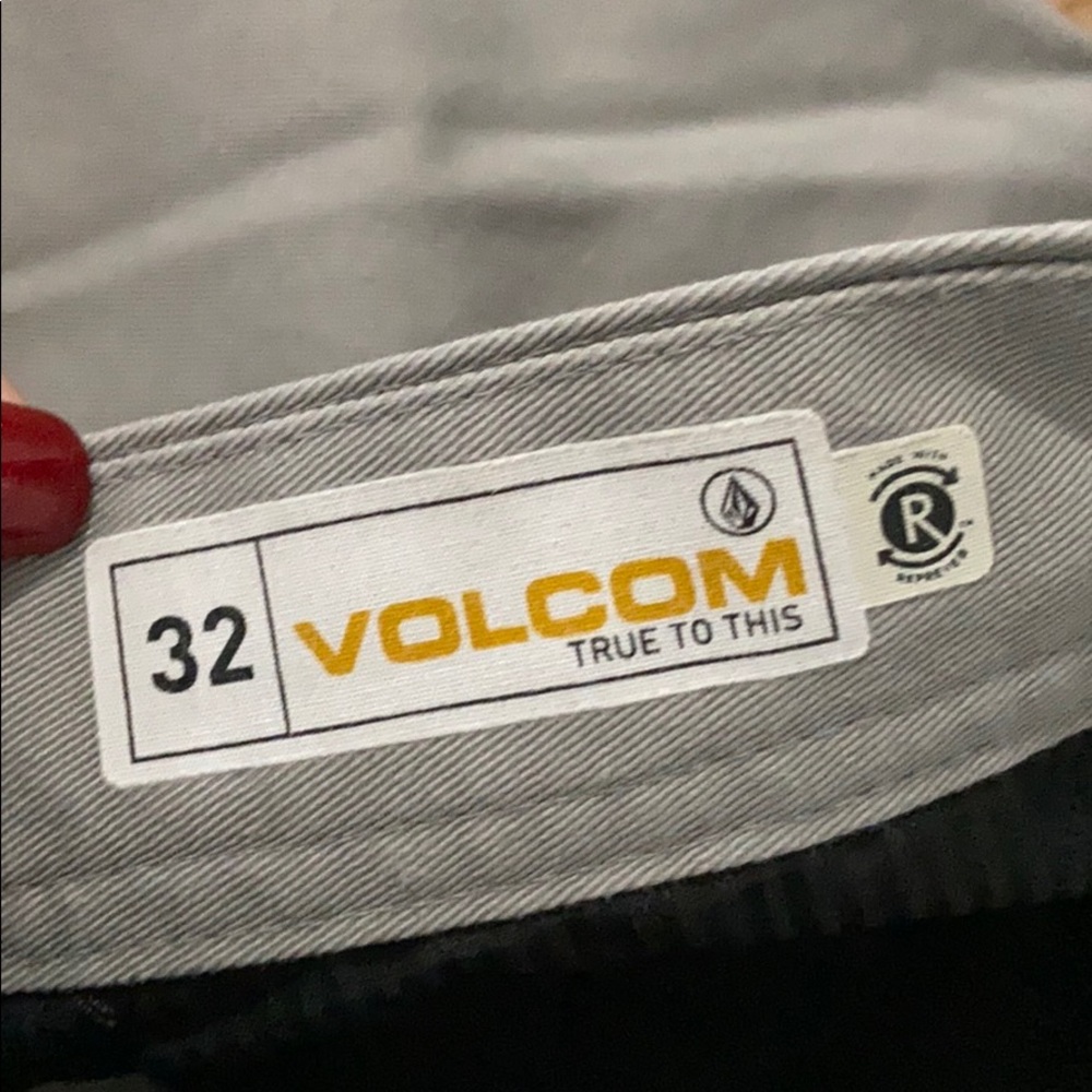 Volcom Shorts - Picture 3 of 5